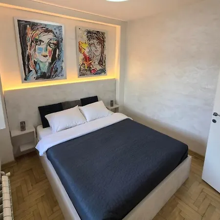 Arena Lux Apartment *